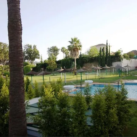 Apartamentos Sotogrande Con Piscina Y Garaje